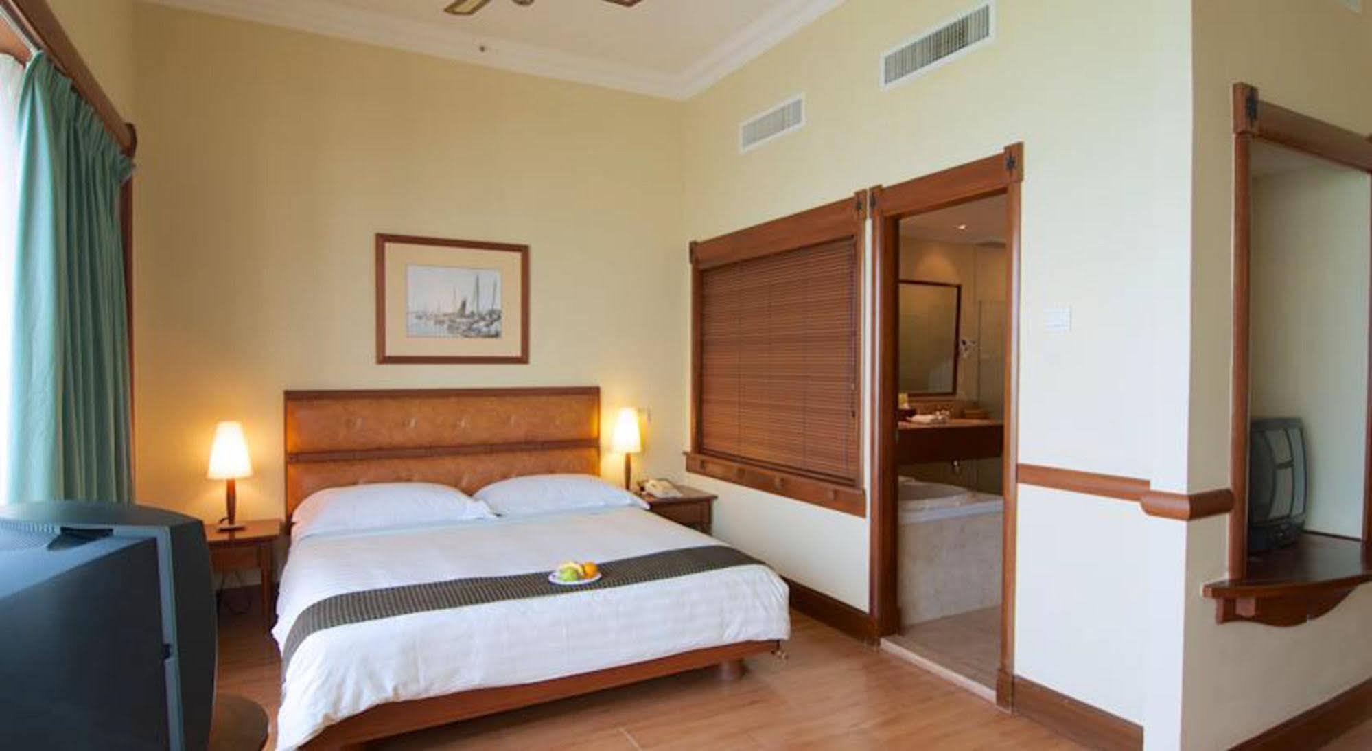 Hotel The Millen Penang, Autograph Collection George Town Exterior foto A room at the hotel